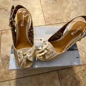 Sperry wedge. Worn once